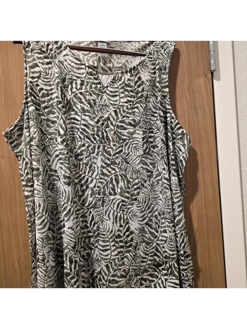 Catherines Plus Size 2X Sleeveless Leaf Print Dress